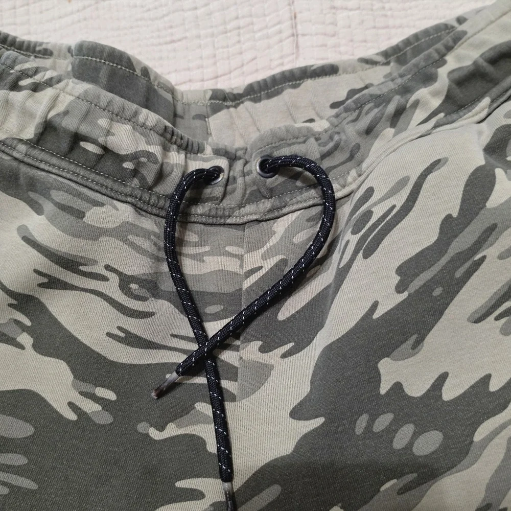 Nike‎ Mens Tech Fleece Joggers Large Printed Camouflage Style Iconic
